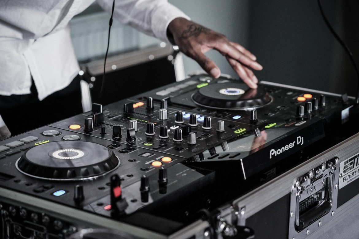 Learn How You Can Package Your Wedding DJ Services