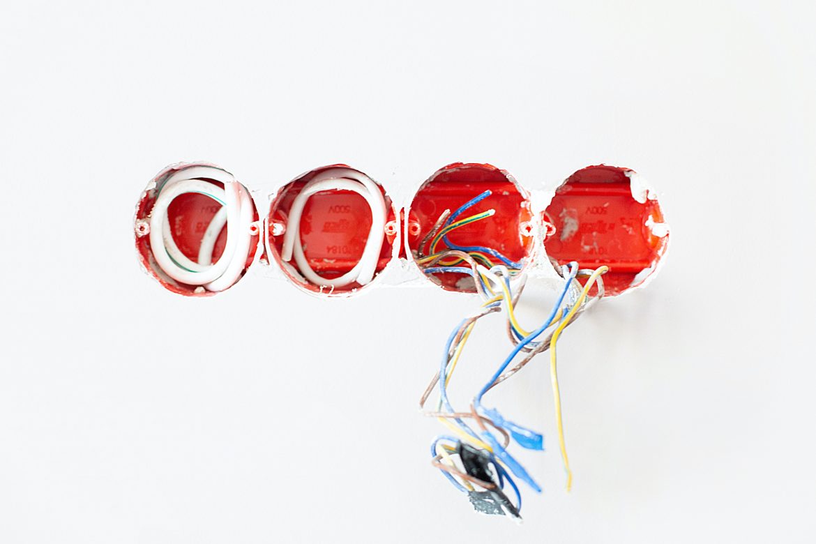 Electrical Red Flags: Signs That Indicate You Must Call Out For An Electrician